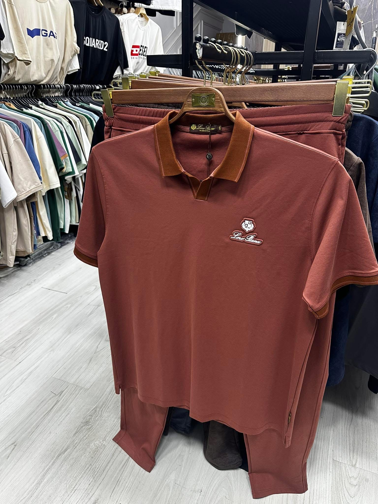توتة loro piana ياقة مفتوحة